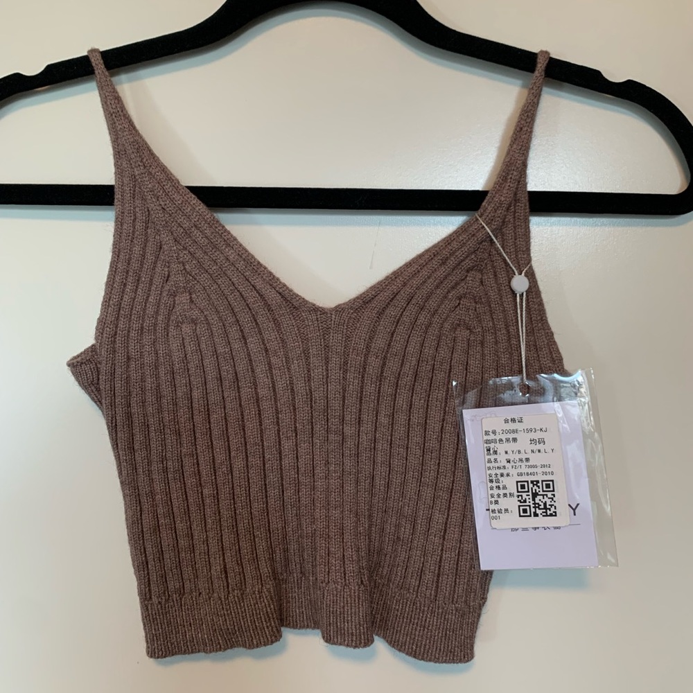 Cropped v-neck sweater tank